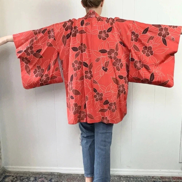 VTG Kimono Haori Traditional Japanese Jacket Silk Floral Pattern Red Coral OS - Picture 4 of 15